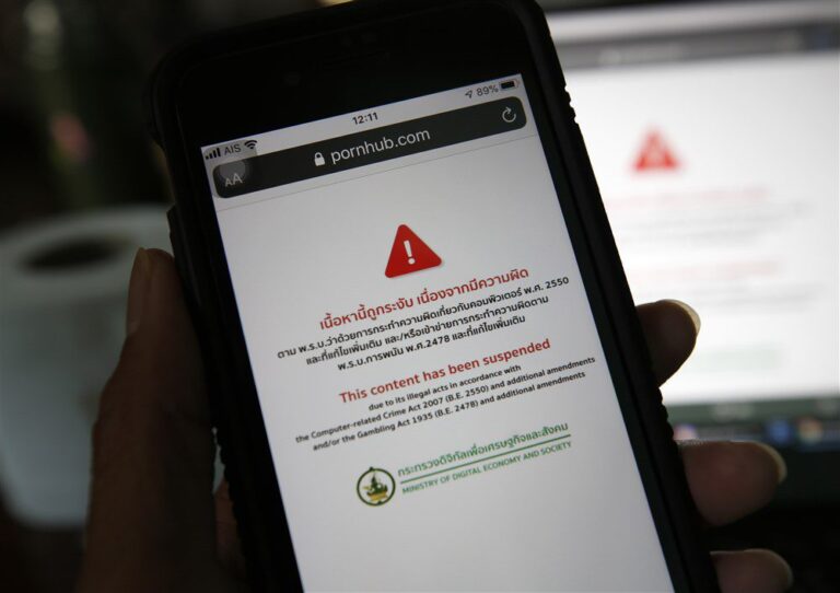 Britų konservatoriai siekia apriboti pornografijos prieinamumą vaikams