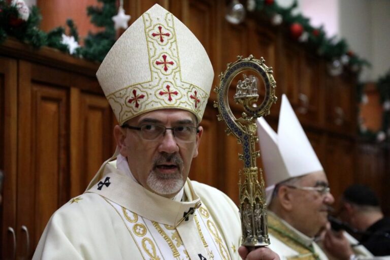 Jeruzalės lotynų patriarchas aplankė Gazos katalikų parapiją