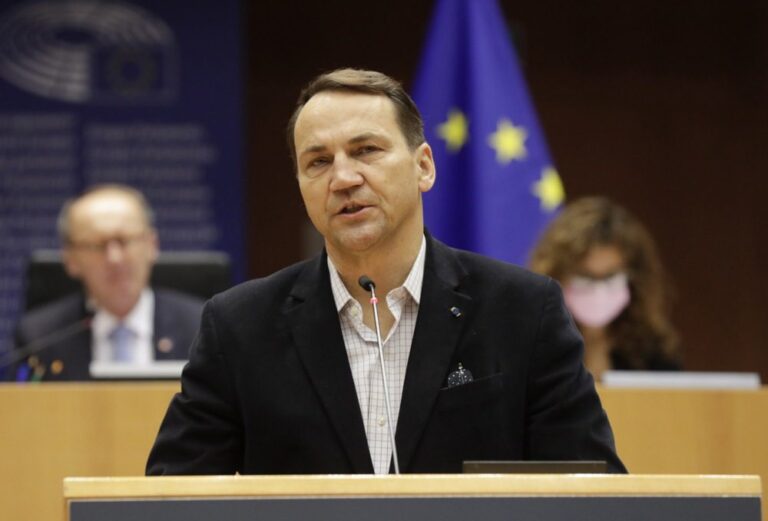 Lenkijos prašymu EK pataisė įrašą socialiniuose tinkluose apie Aušvico mirties stovyklą
