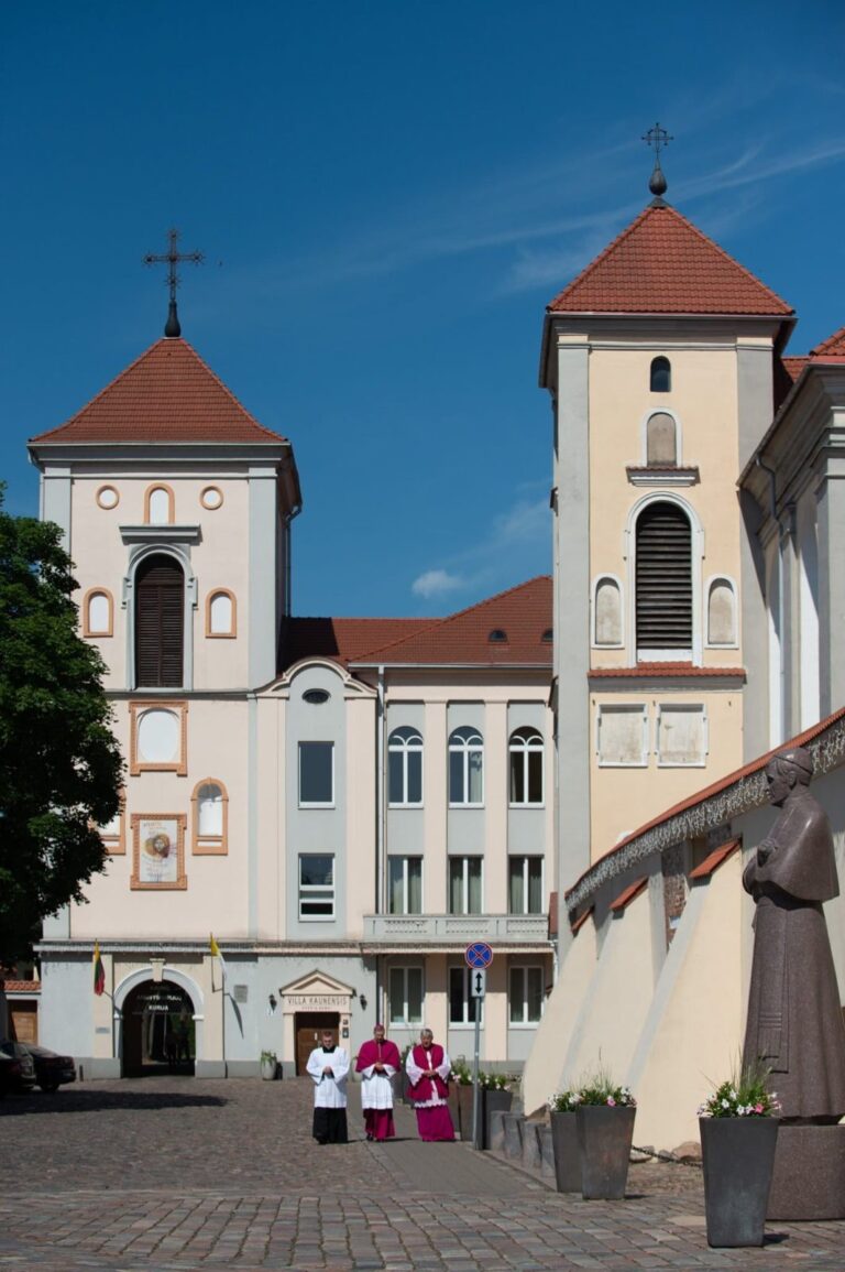 Kauno arkivyskupija pradėjo tyrimą dėl kunigo R. Ramašausko veiklos