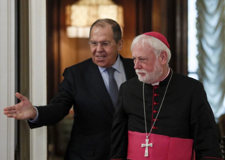 Šventojo Sosto sekretorius telefonu kalbėjosi su Rusijos užsienio reikalų ministru