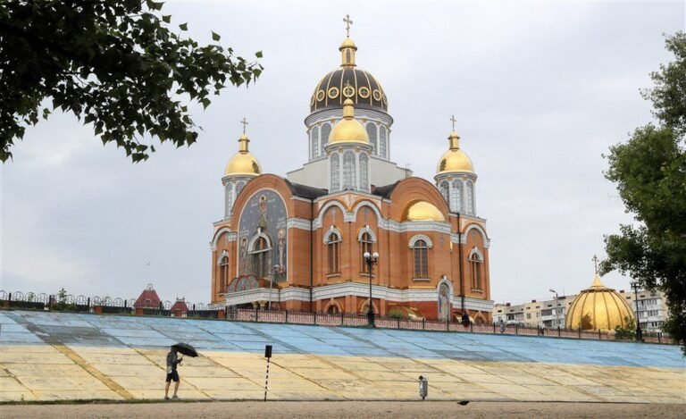 Ukraina uždraus su Rusija siejamas religines organizacijas