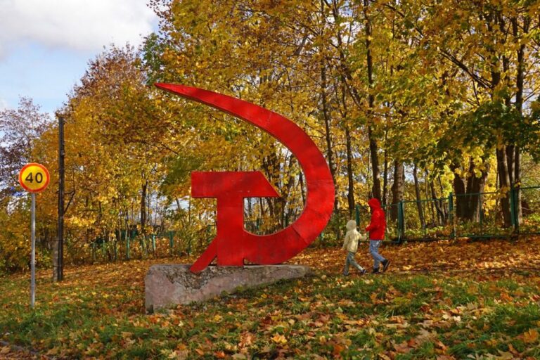 Seime – naujas bandymas įstatymu Komunistų partiją pripažinti nusikalstama organizacija