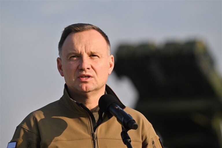 Andrzej Nowak. Varšuva pataikaus Berlynui ir Maskvai?
