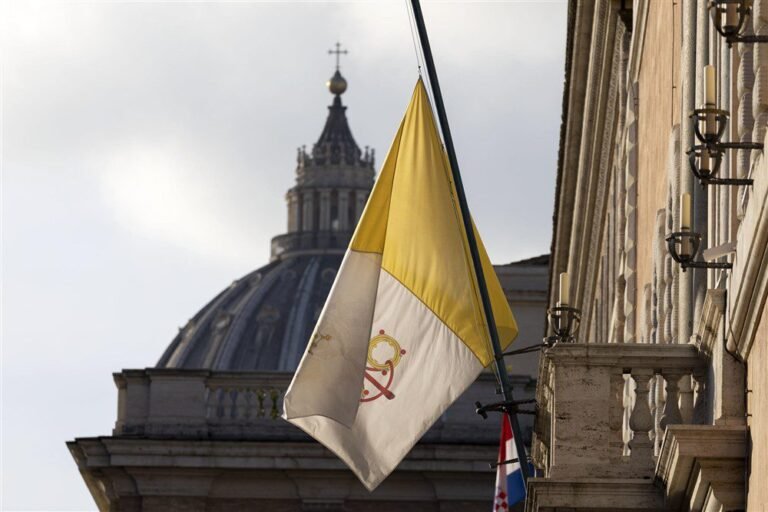 Paskelbta nauja Vatikano konstitucija