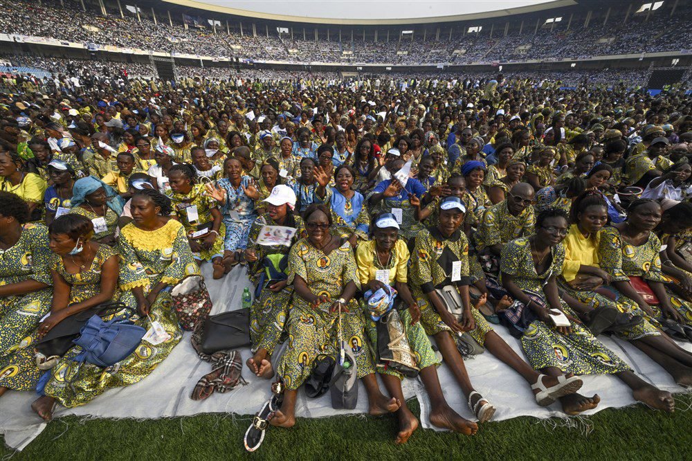 Kongo jaunimas susitikime su popiežiumi / EPA nuotr.