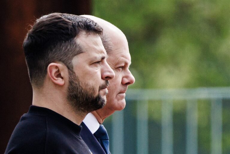 O. Scholzas: grupė šalių, įskaitant Ukrainą, tariasi, kaip sėsti prie derybų stalo