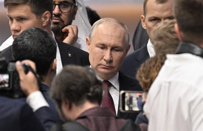 NATO bendradarbiavimas su Ukraina padarys pasaulį daug labiau pažeidžiamą – V. Putinas