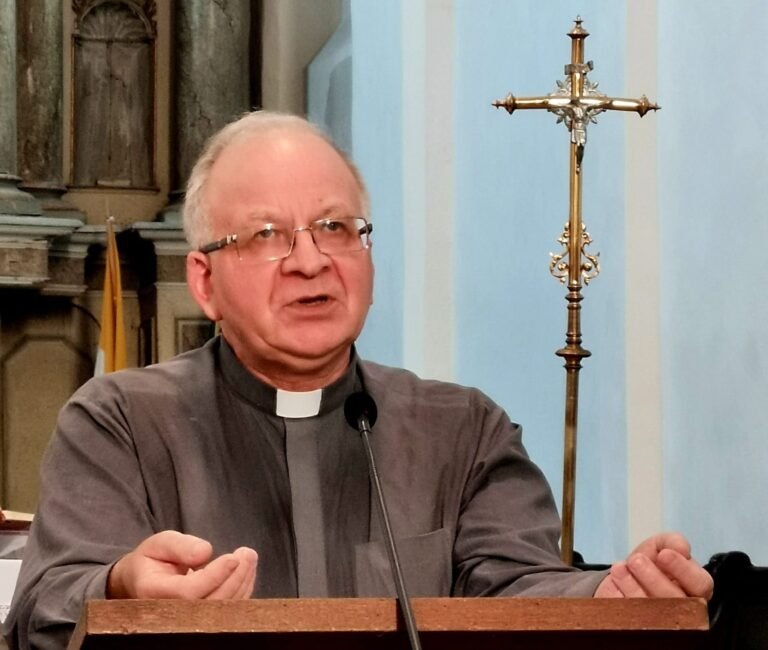 Kunigas Robertas Grigas neatvyko į Seimą atsiimti jam skirto apdovanojimo