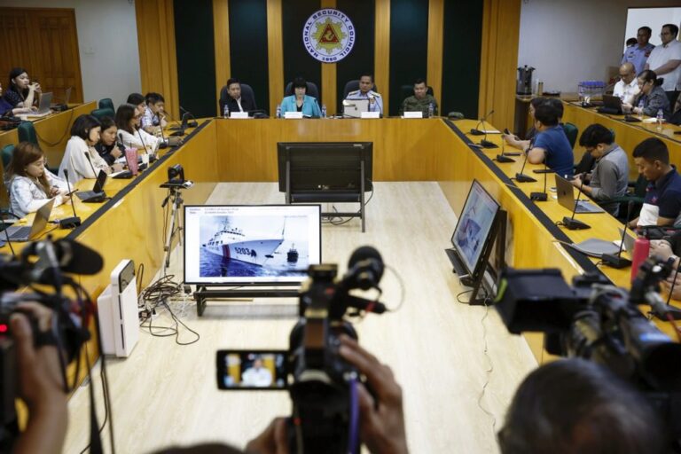 Manila: Kinijos laivai tyčia atsitrenkė į Filipinų laivus