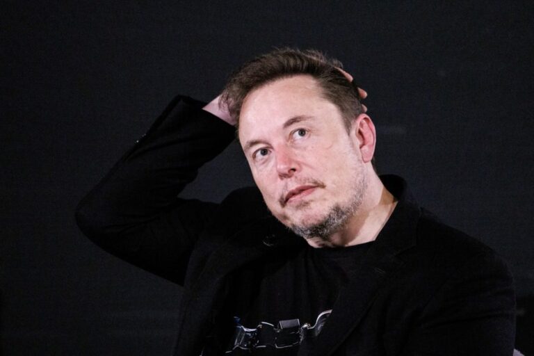 E. Muskas: „Neuralink“ įdėjo smegenų implantą pirmajam pacientui