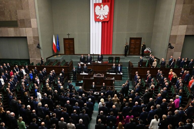 Lenkijos kairieji pateikė du projektus, kuriais siekiama liberalizuoti įstatymą dėl abortų