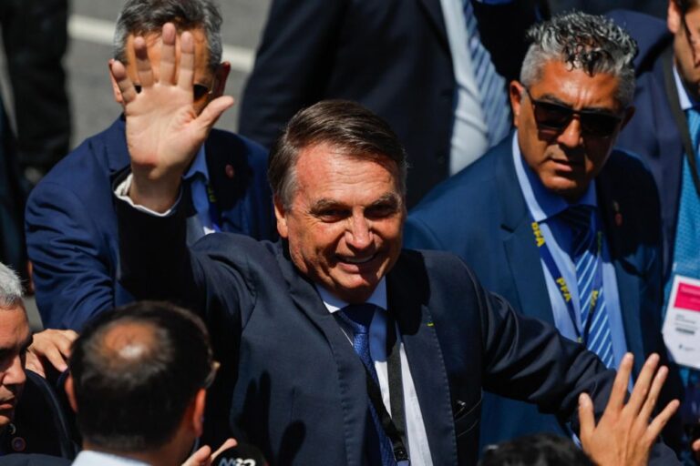Brazilijoje minia žmonių išėjo į gatves dėl draudimo J. Bolsonaro dalyvauti rinkimuose