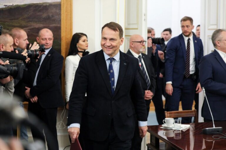 Naujoji Lenkijos vyriausybė iš Vokietijos vėl reikalauja karo reparacijų