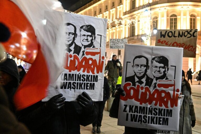 Suimti politikai Lenkijoje vadinami politinio susidorojimo aukomis, skelbia bado streiką