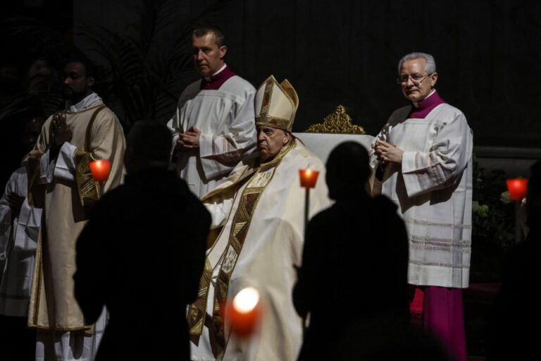 Dievas visada ateina nenuspėjamai, ne tais būdais, kuriais tikimės – Pranciškus