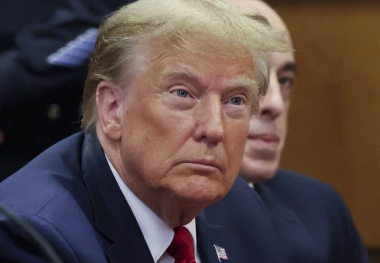 D. Trumpas griežtą retoriką NATO atžvilgiu pavadino derybine taktika