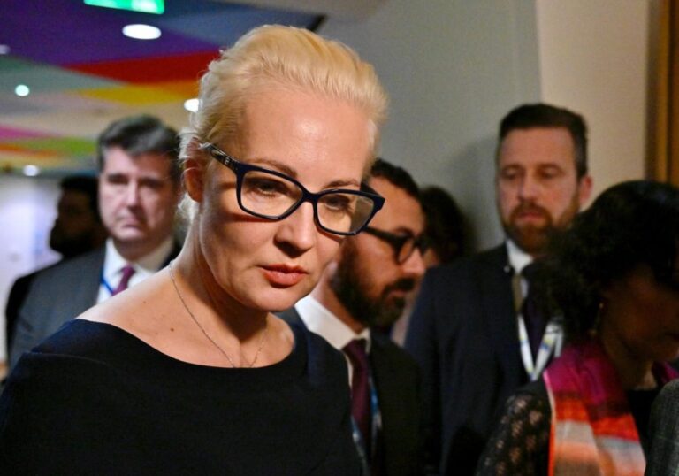 Tikras krikščionis niekada negalėtų padaryti to, ką Putinas daro su Aleksejaus kūnu – Navalno našlė