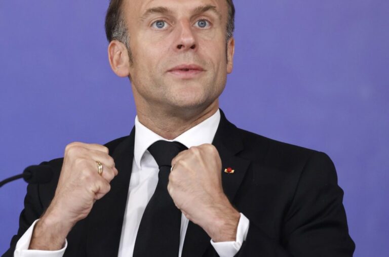 Prancūzijos prezidentas Emmanuelis Macronas paleido parlamentą