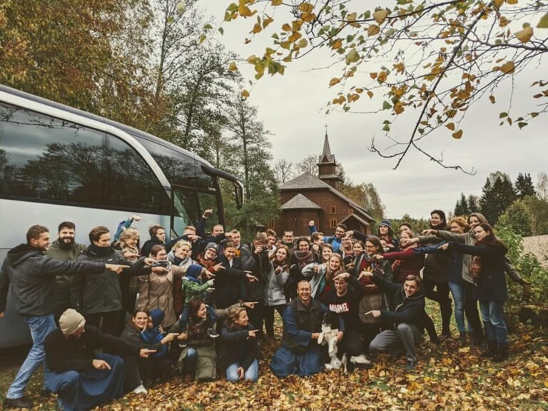 Kvietimas jaunimui praleisti savaitgalį pas Tiberiados brolius