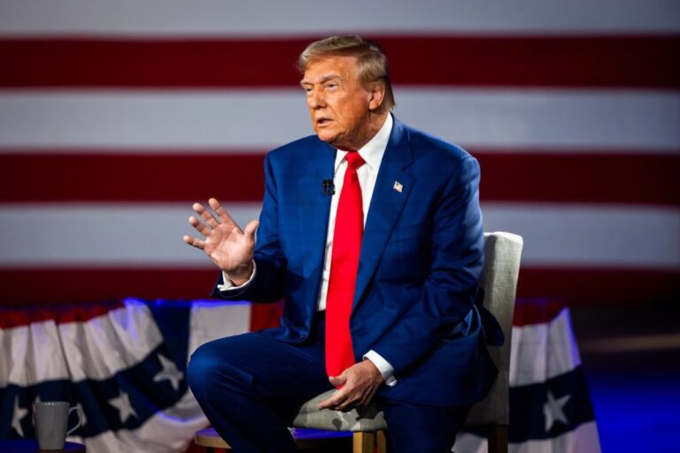 Donaldas Trumpas ketina pašalinti iš JAV kariuomenės visus translyčius