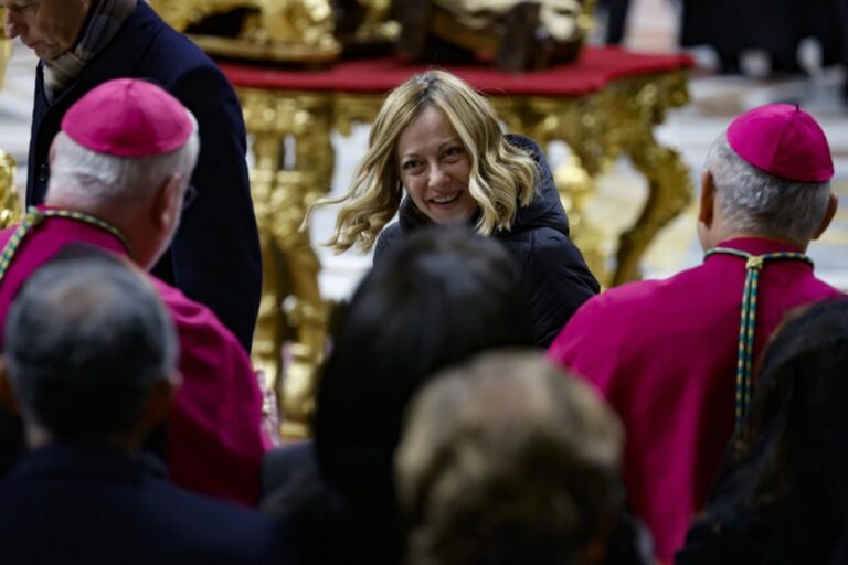 Italijos ministrė pirmininkė Giorgia Meloni konsultavosi su popiežiumi dėl taikos Ukrainoje