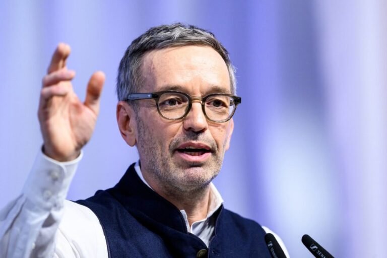 Austrijos katalikų lyderiai sukritikavo dešiniosios partijos vadovą dėl krikščioniškos retorikos