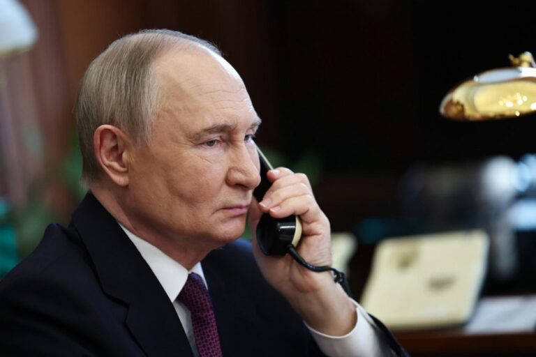 Rusijos prezidentas Vladimiras Putinas trečiadienį su popiežiumi Leonu XIV kalbėjosi telefonu