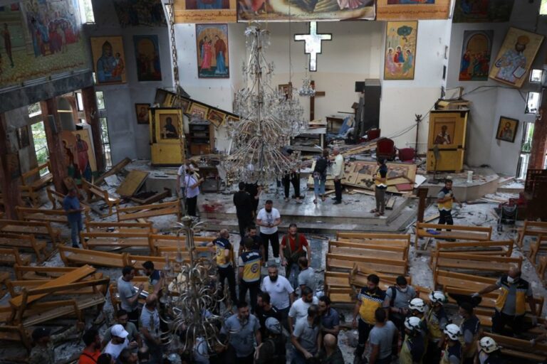 ES apie išpuolį Damasko bažnyčioje: bjaurus ir bailus smurtas prieš krikščionis