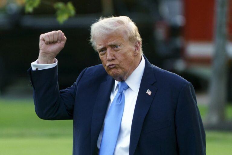 JAV prezidentas Donaldas Trumpas judėjimą „Antifa“ paskelbė vidaus teroristine organizacija