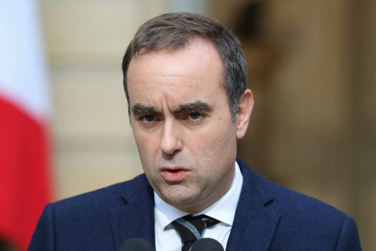 Prancūzijos prezidentas pristatė naują vyriausybę