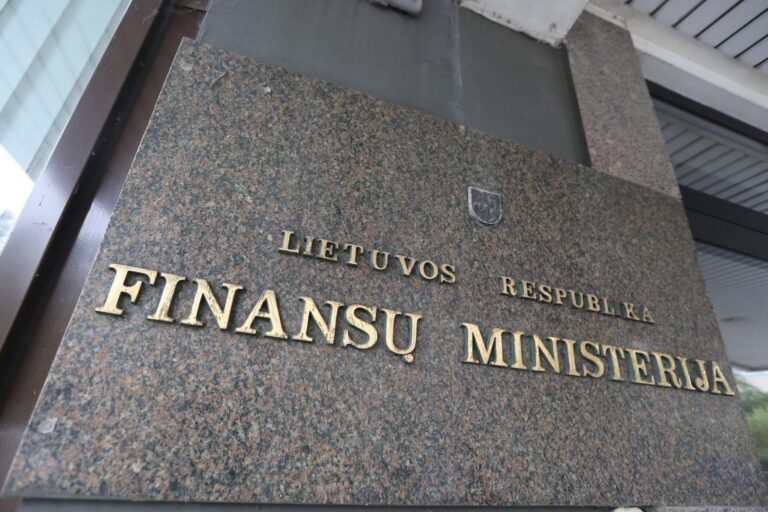 Vyriausybės atstovė apie planuojamą naują NT mokestį: nekrūpčiokit, gerai?
