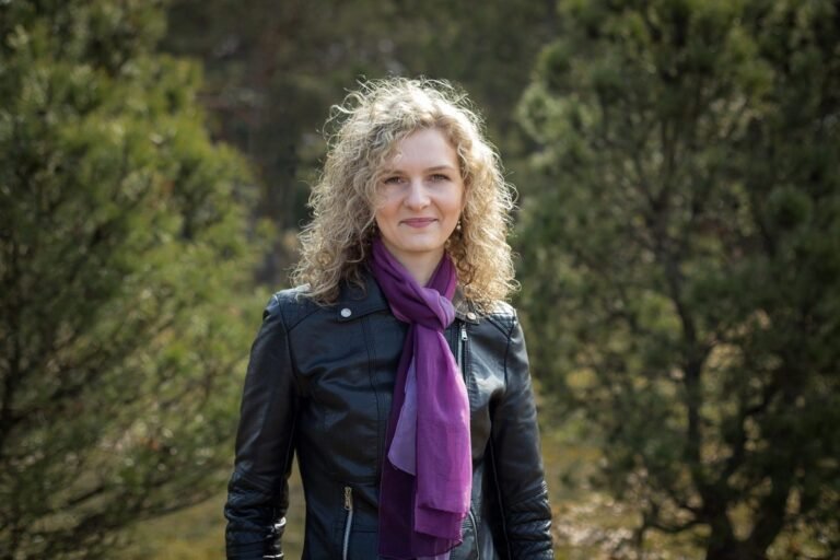 Seimui įteikta beveik 50 tūkst. parašų prieš lyčiai neutralios partnerystės įteisinimą