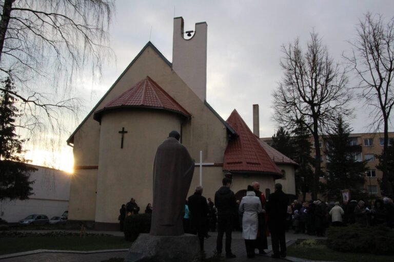 Jėzuitai traukiasi iš Šiaulių