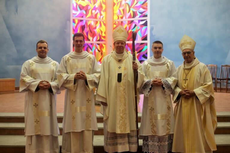 Vilniaus arkivyskupijoje įšventinti trys diakonai