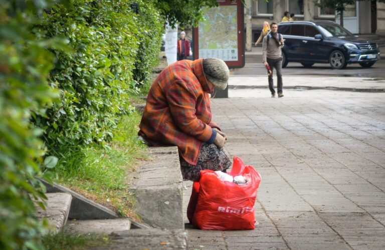 Svarbiausi faktai apie valstybės tarnybos pertvarką: priedų už darbo stažą neliks