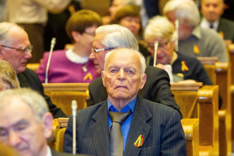 Šalies vadovai reiškia užuojautą dėl A. Sakalo mirties: netekome vienos ryškiausių Sąjūdžio asmenybių