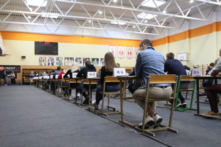 Švietimo ministras: reikia ištirti ar egzaminų užduotys galėjo būti plagijuotos