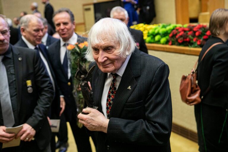 Mirė Laisvės premijos laureatas A. Kentra (papildyta)