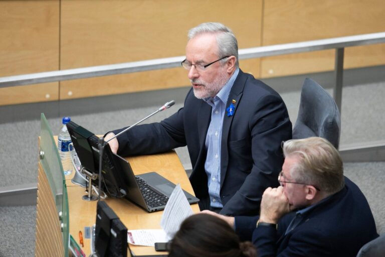 Ekspertai kritikuoja idėją kriminalizuoti karo propagandą, siūlo administracinę atsakomybę