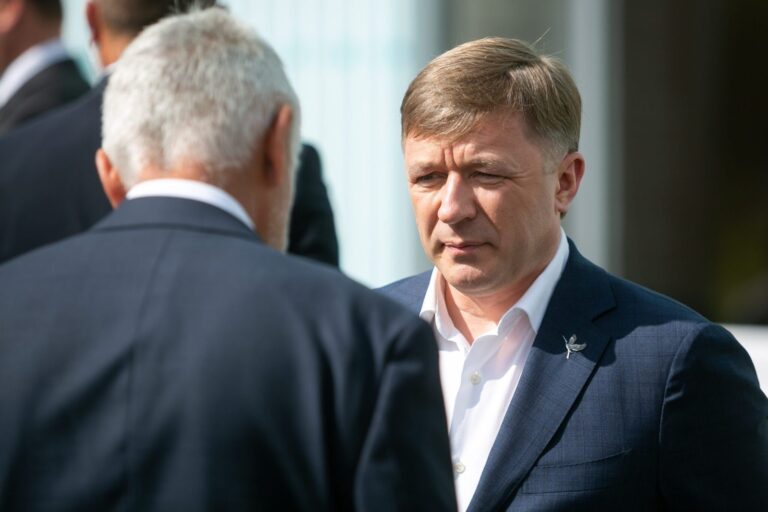 Ramūnas Karbauskis. Konservatoriai iš Lietuvos istorijos trina visus, kas netarnauja jų verslo ir politikos interesams