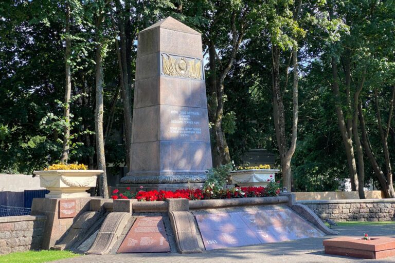 Palanga nusprendė pašalinti miesto centre esantį obeliską su sovietine simbolika