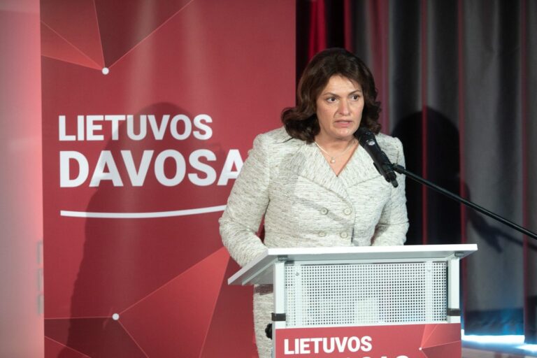 Diana Nausėdienė ir Birutietės kviečia paremti Ukrainos karių šeimas: jos dabar pažeidžiamiausios