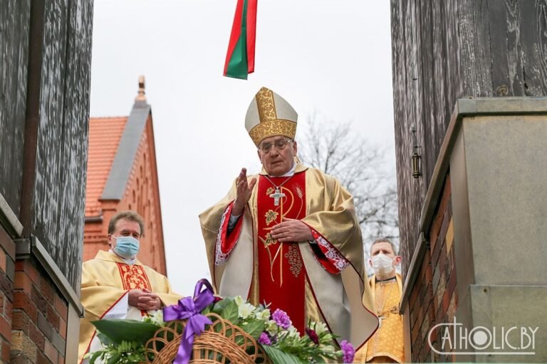 Arkivyskupas T. Kondrusiewiczius meldėsi už Černobylio aukas