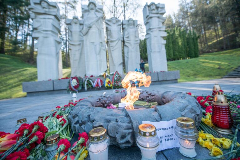 Kultūros paveldo departamentas spręs kas turėtų būti saugoma sovietų karių kapinėse