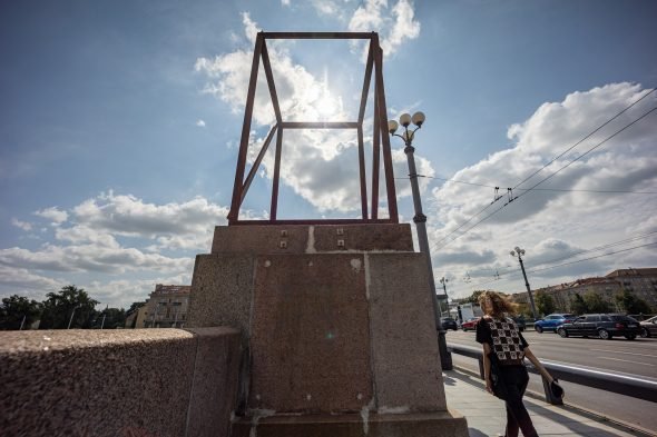 Andriaus Ambraso meninė instaliacija „Žaliojo tilto ženklai“.