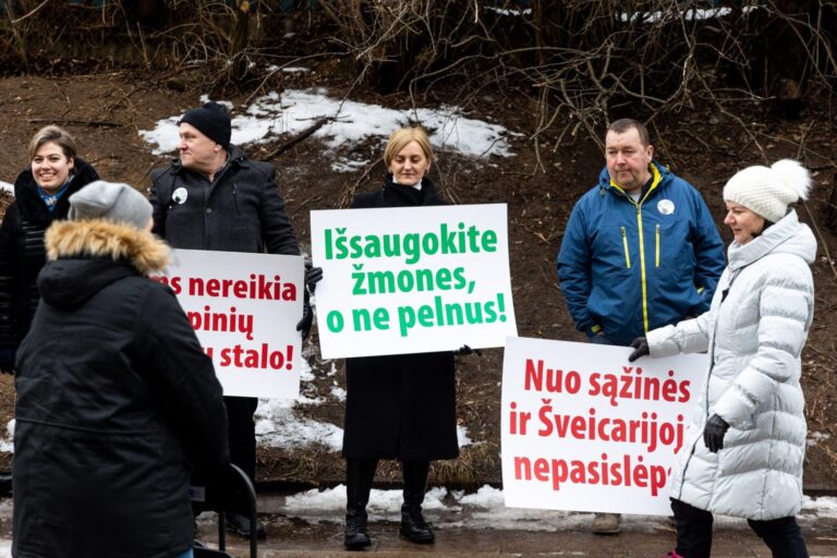 „Achemos“ planą stabdyti streikuojančiųjų darbo sutartis profsąjunga vadina neteisėtu