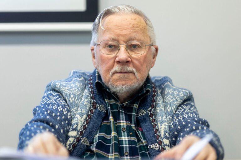 Apklausa: 60 proc. Lietuvos gyventojų nepritaria V. Landsbergio pripažinimui šalies vadovu