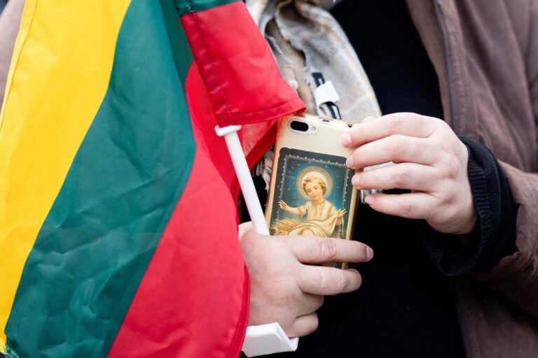 Rima Ratkelytė. Nukryžiuota Kovo 11-oji. Nigro notanda lapillo dies