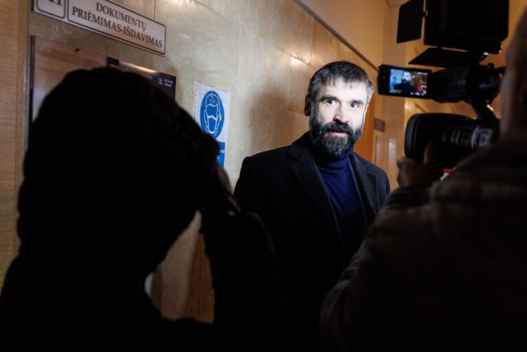 Vaiko teisių tarnyba atsisako ieškinio Vilčinskams, vaikai grąžinami į šeimą